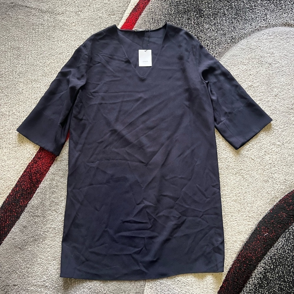 Vince Navy V Neck 1/2 Sleeve Minimalist Shift Dress